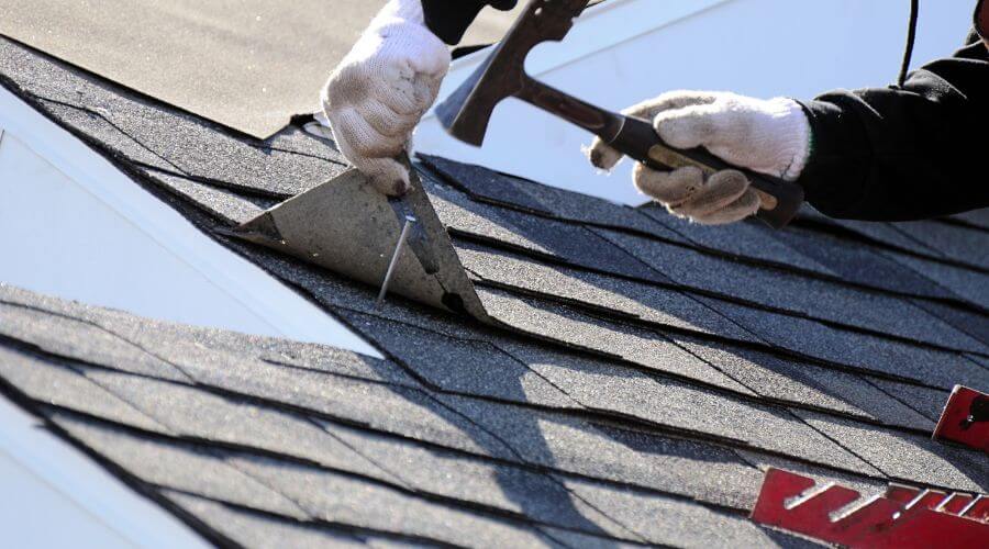 Professional gutter cleaning in Tiffin, IA